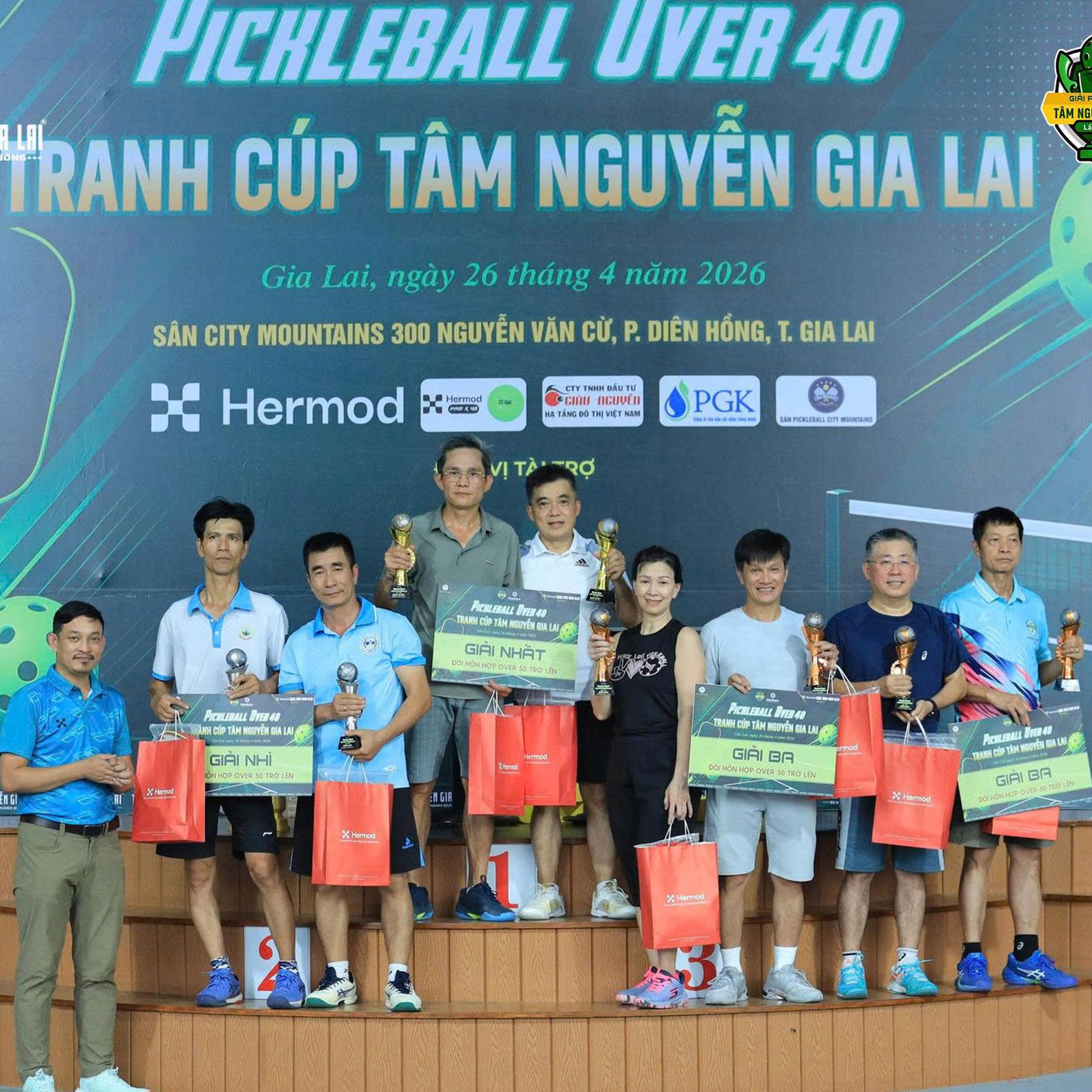 cup pickle ball tâm nguyễn