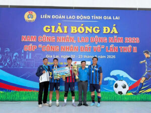 Đội Chi Lăng – Sao Việt vô địch giải đấu với mẫu áo bóng đá do Tâm Nguyễn Gia Lai thực hiện