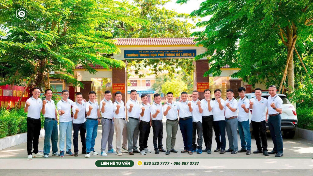 dong-phuc-hop-lop